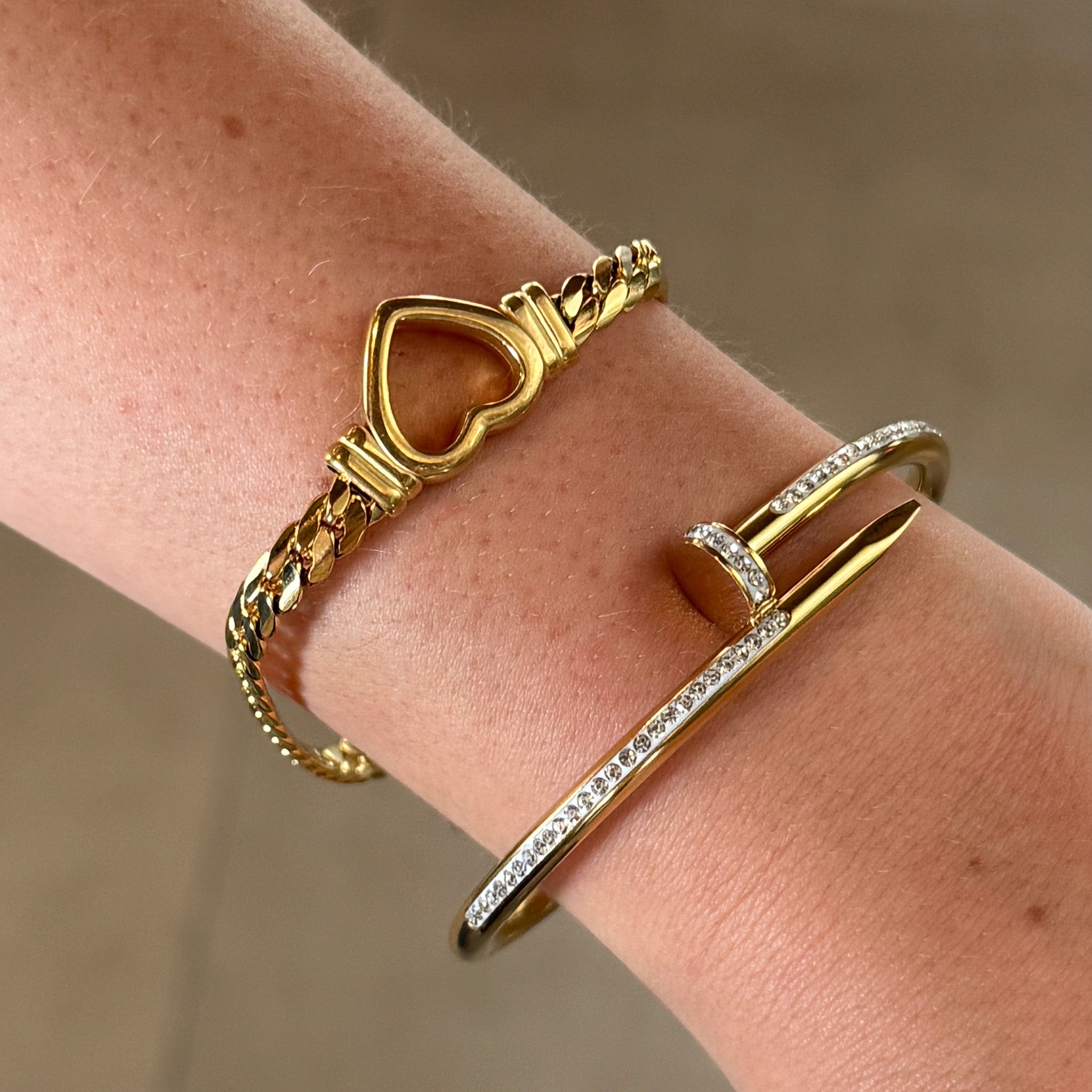Bracelete Prego Cravejado Banhado em Ouro 18k