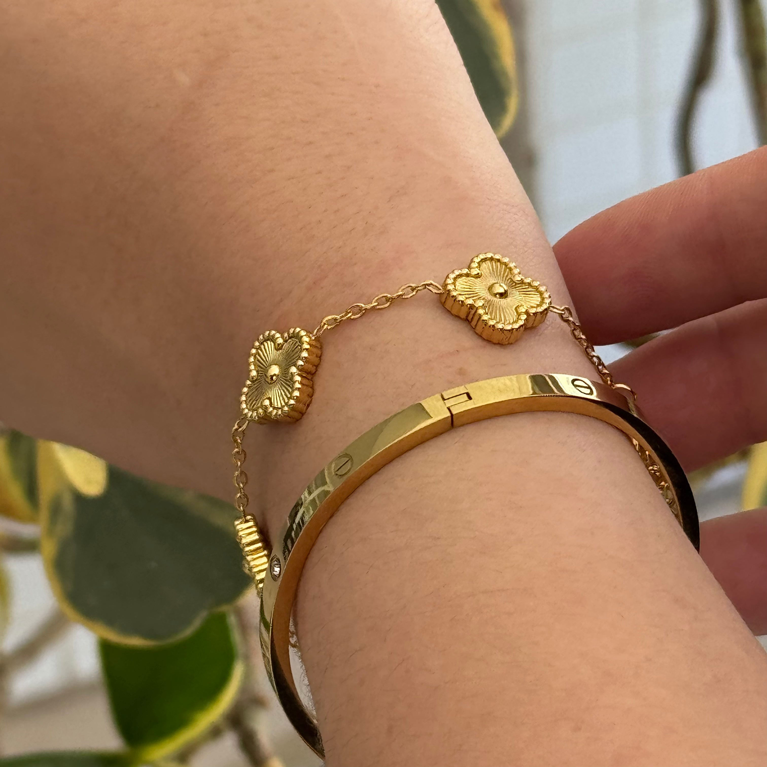 Pulseira Trevo Dourado Banhado em Ouro 18k