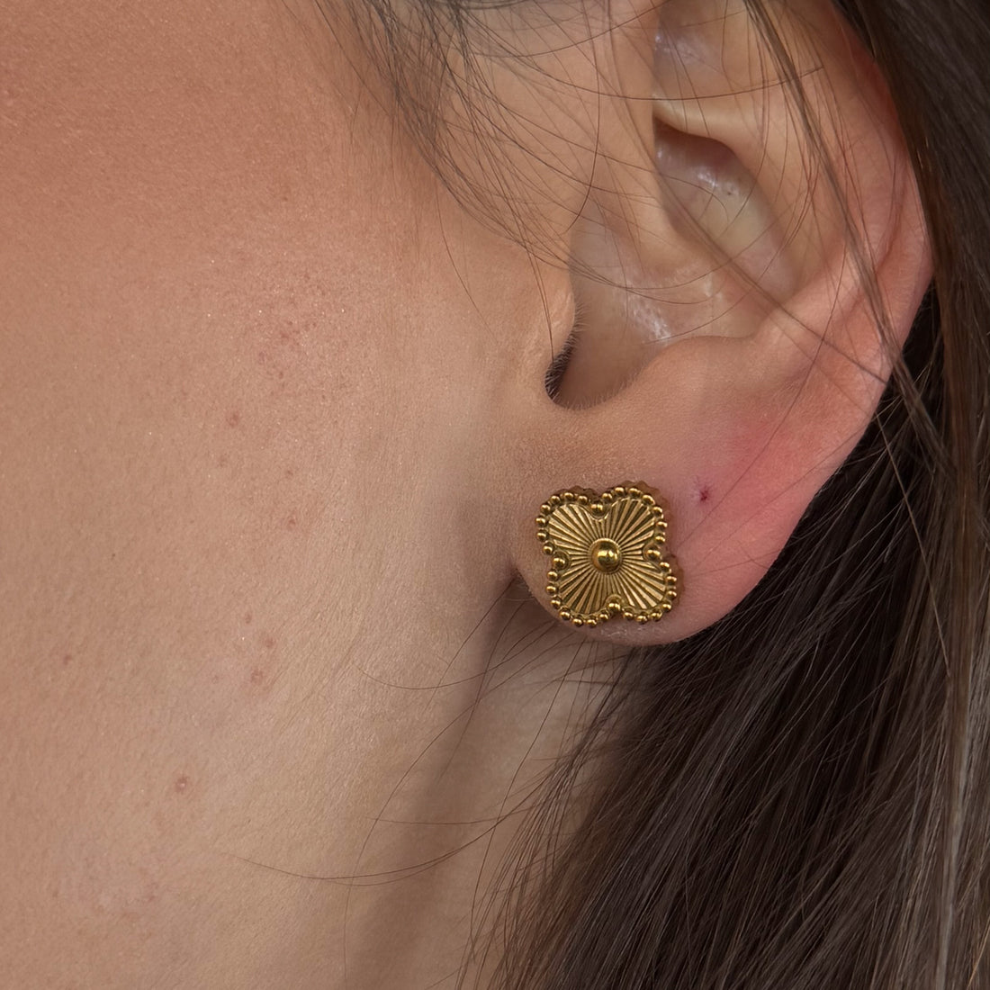 Brinco Trevo Dourado Banhado em Ouro 18k