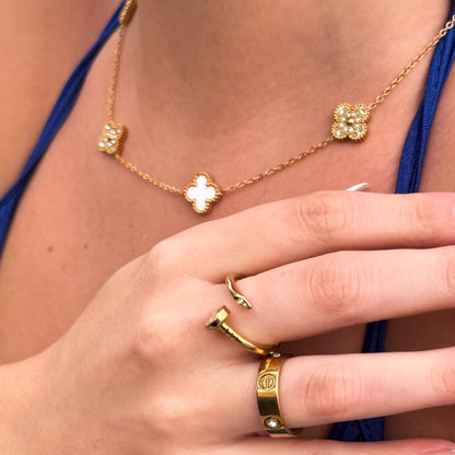 Colar Trevo Safira Cravejado Banhado em Ouro 18k