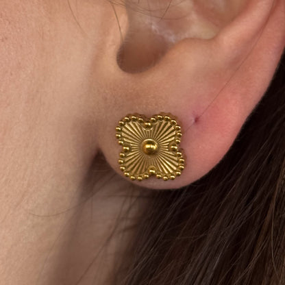 Brinco Trevo Dourado Banhado em Ouro 18k