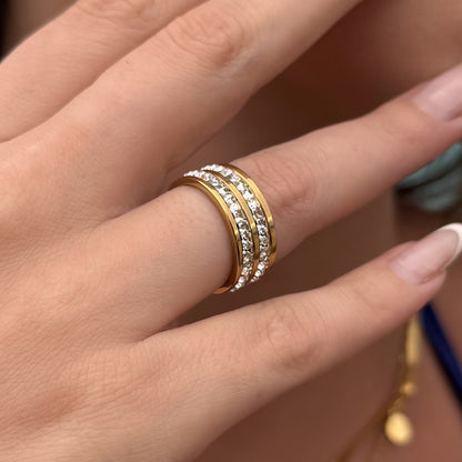 Anel Duplo com Pedras Brilhantes Banhado em Ouro 18k