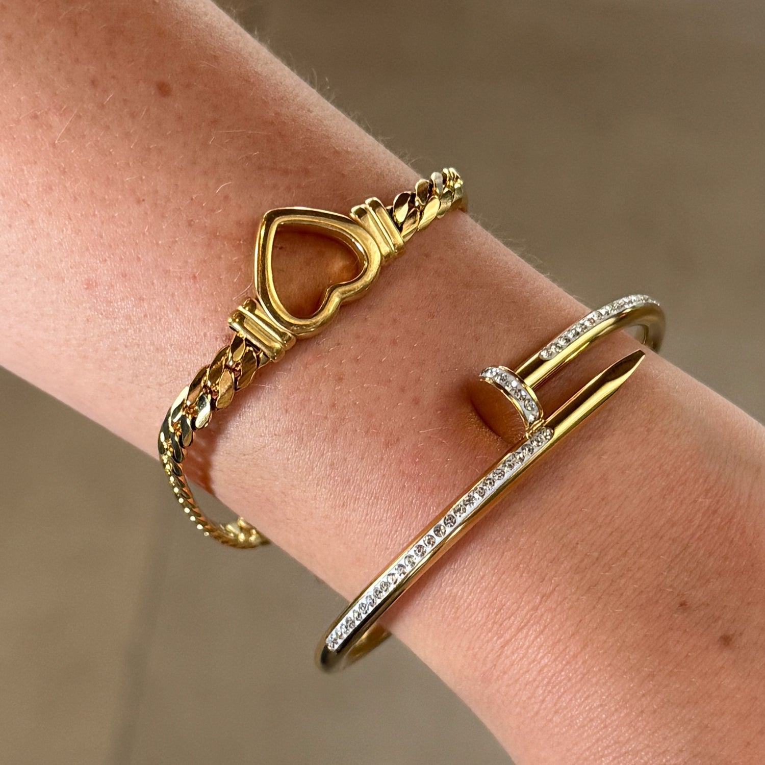 Bracelete Prego Cravejado Banhado em Ouro 18k