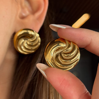 Brinco Luxo Espiral Banhado em Ouro 18k